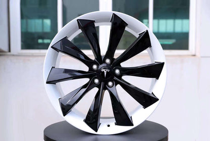 Tesla custom designs forged wheels